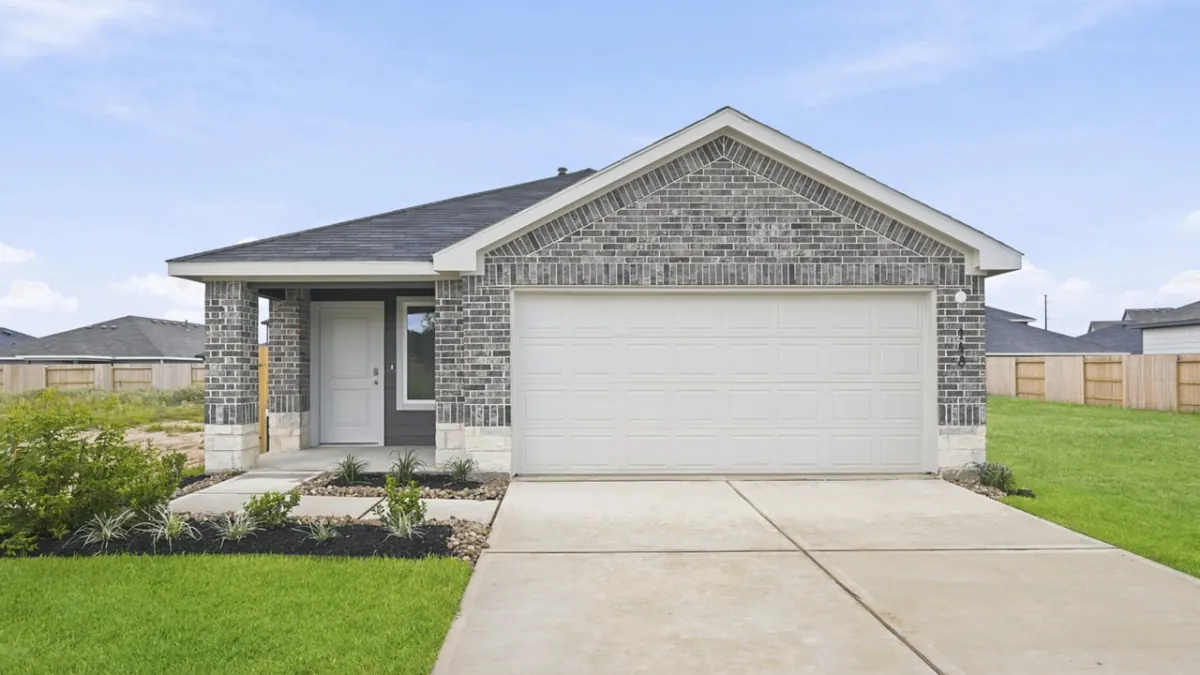 Caroline floor plan by D.R. Horton, a 3-bed 2-bath single-story home in Maple Woods, Hockley, Texas