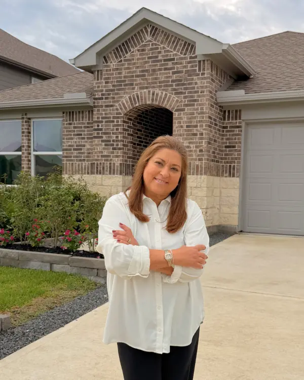 Mary De Pinho, bilingual REALTOR in Greater Houston